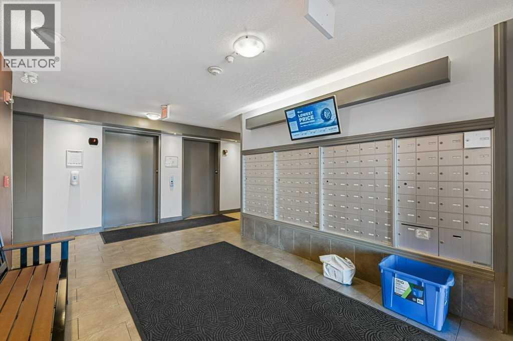 #240 60 Royal Oak Plaza NW - 36