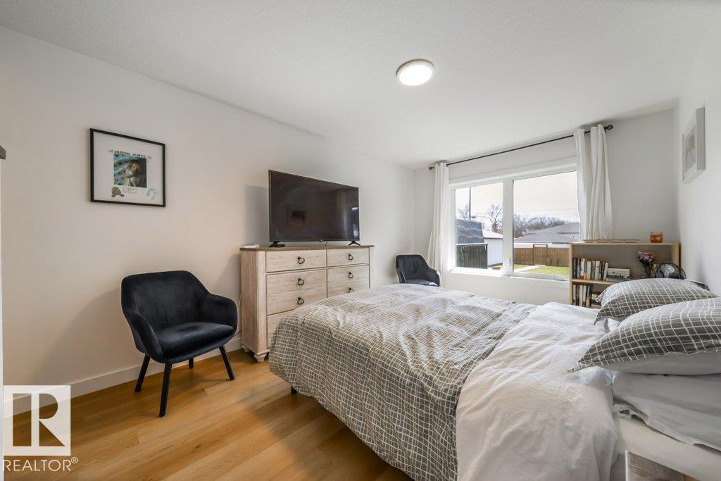11303 111 AV NW - 19