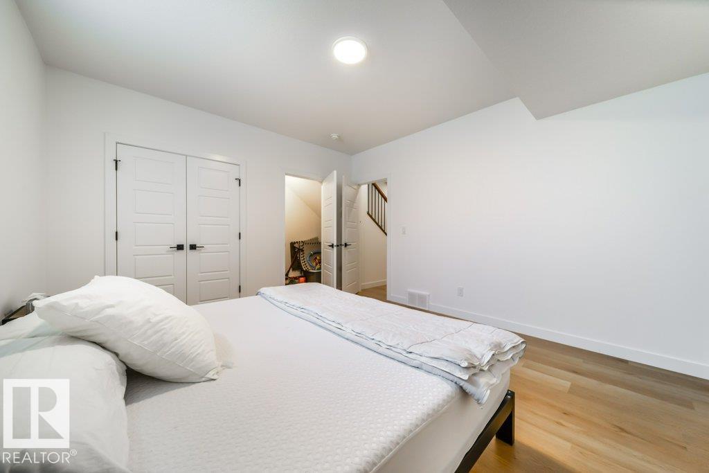 11303 111 AV NW - 36