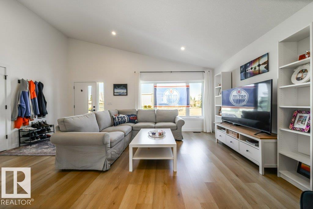 11303 111 AV NW - 4