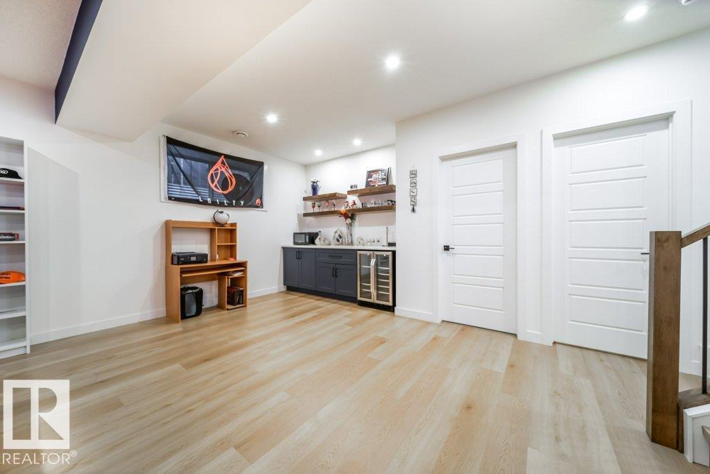 11303 111 AV NW - 39