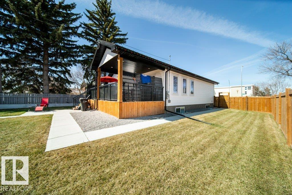 11303 111 AV NW - 55