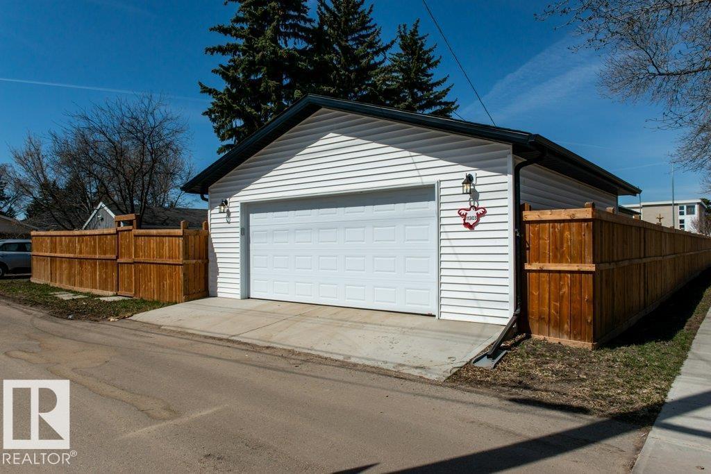 11303 111 AV NW - 66