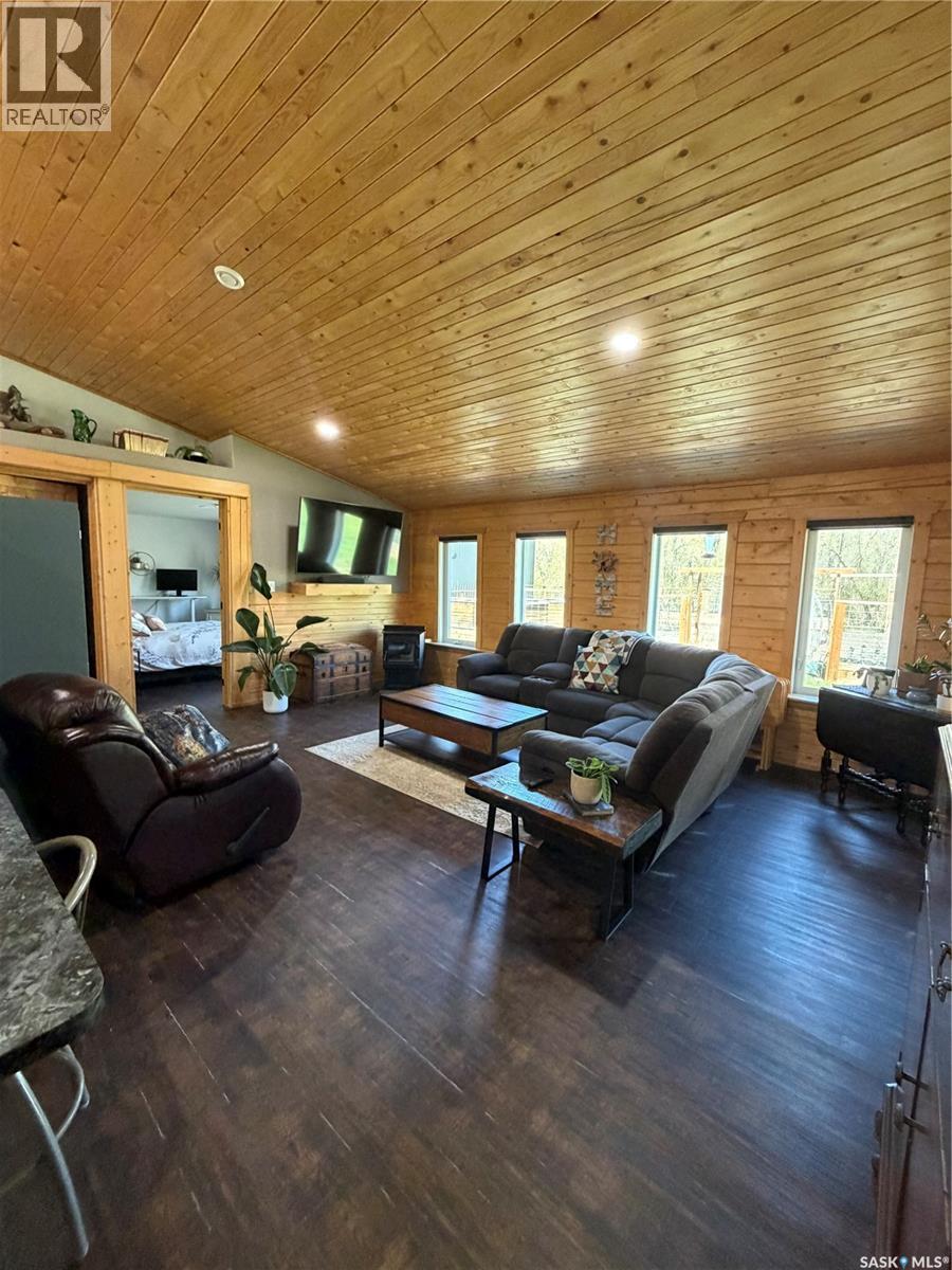 Acreage & Home w/Detached in law 2 bedroom suite — photo 10