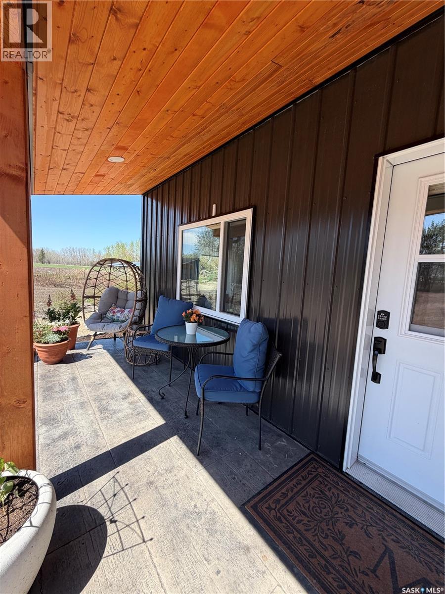 Acreage & Home w/Detached in law 2 bedroom suite — photo 26