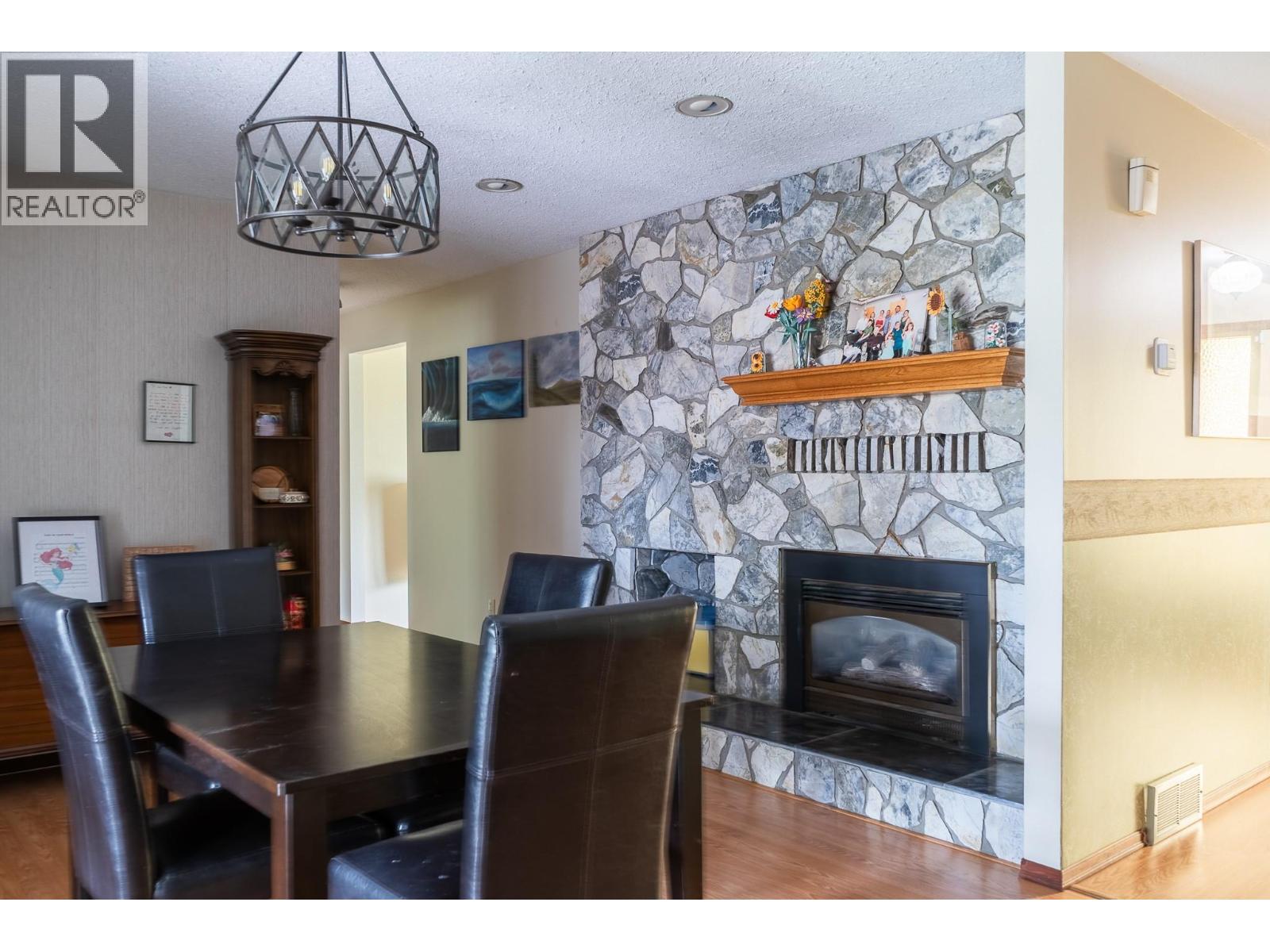 700 Richards Road - 16