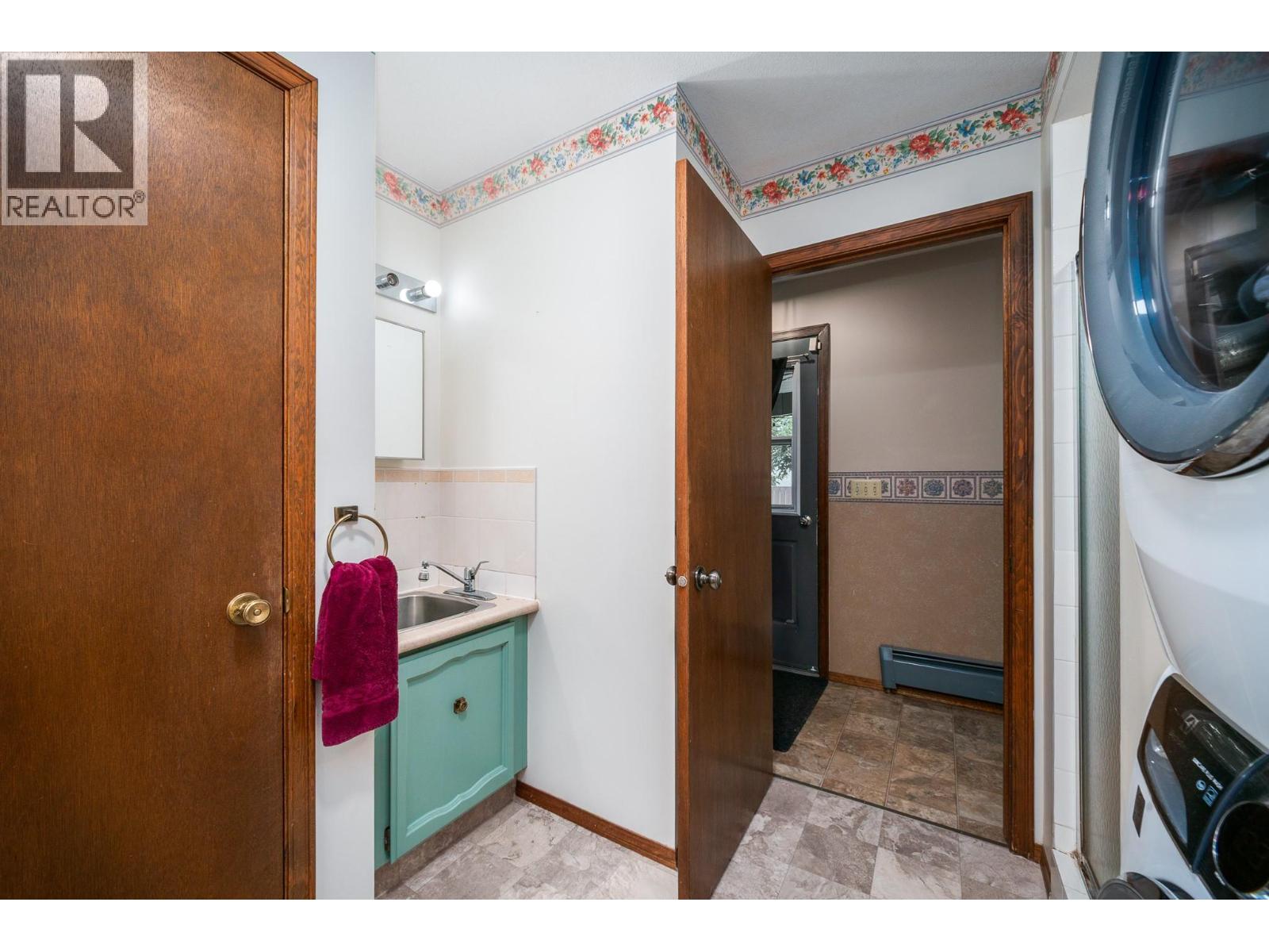 700 Richards Road, Kelowna