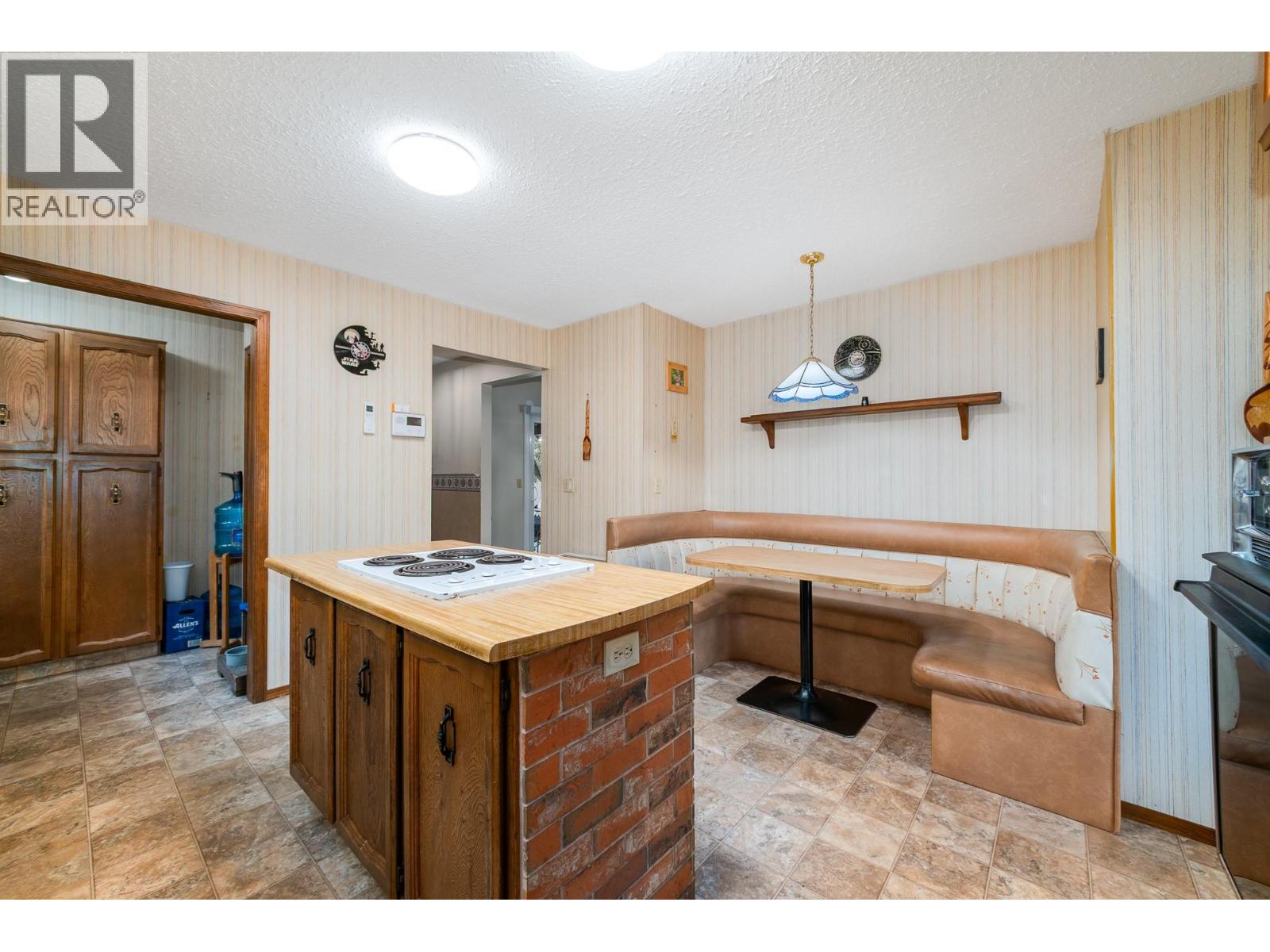 700 Richards Road, Kelowna