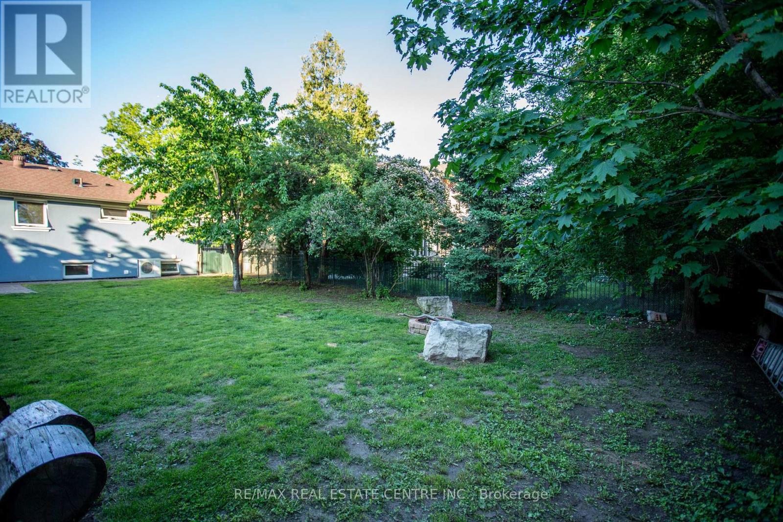 2450 EDENHURST DRIVE - 19