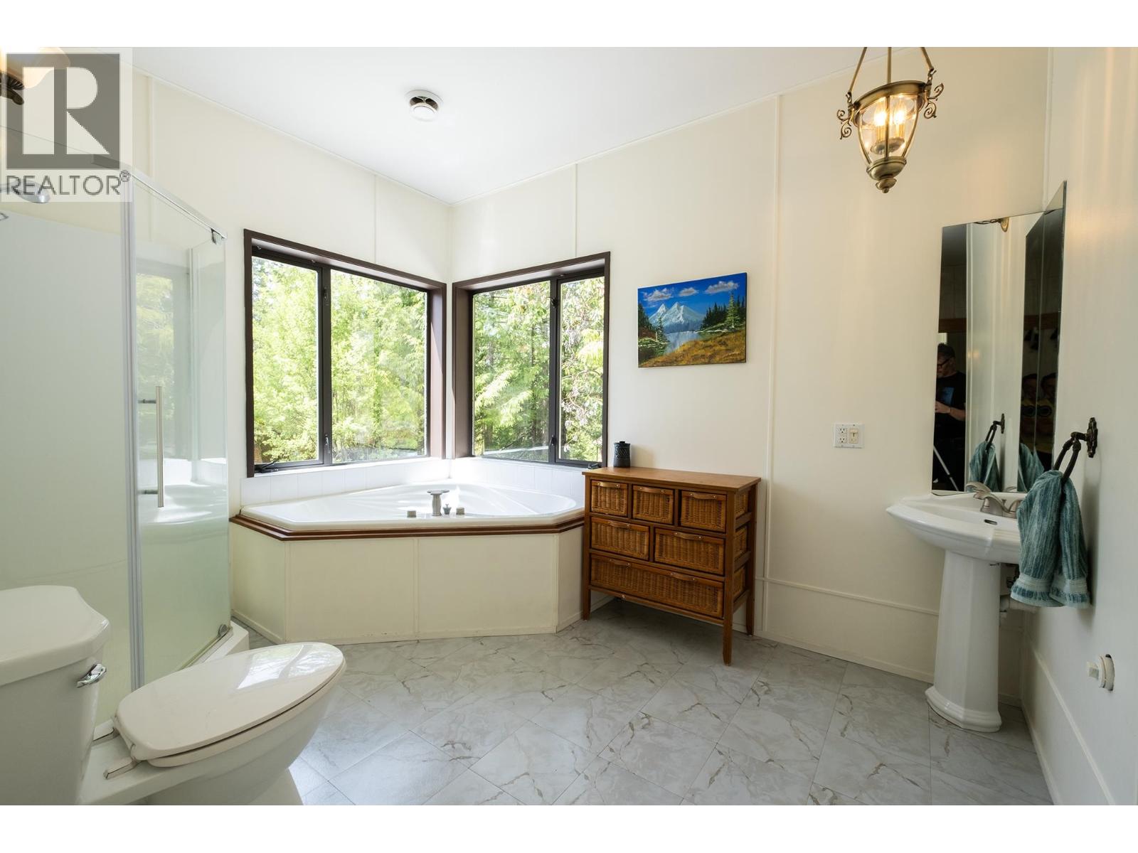 11832 SUNSHINE COAST HIGHWAY, Pender Harbour