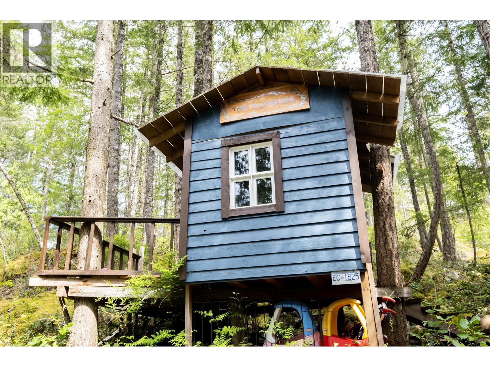 11832 SUNSHINE COAST HIGHWAY, Pender Harbour