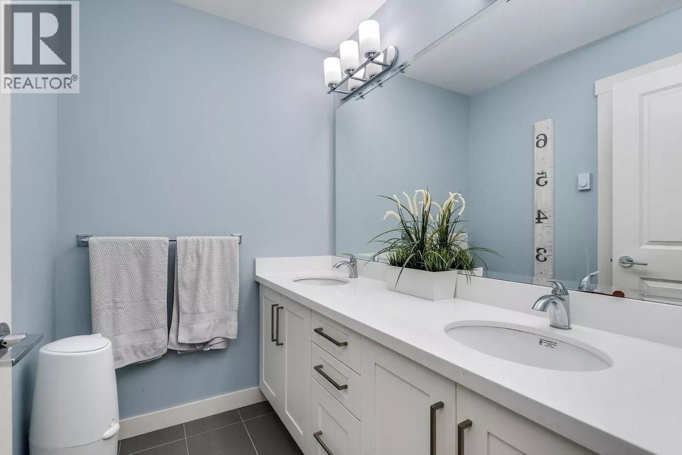 4 Bed, 3 Bath Apartment for Rent in Langley – Main Suite 27043 35A AVENUE, Langley – MLS# R3130740 - Image 12