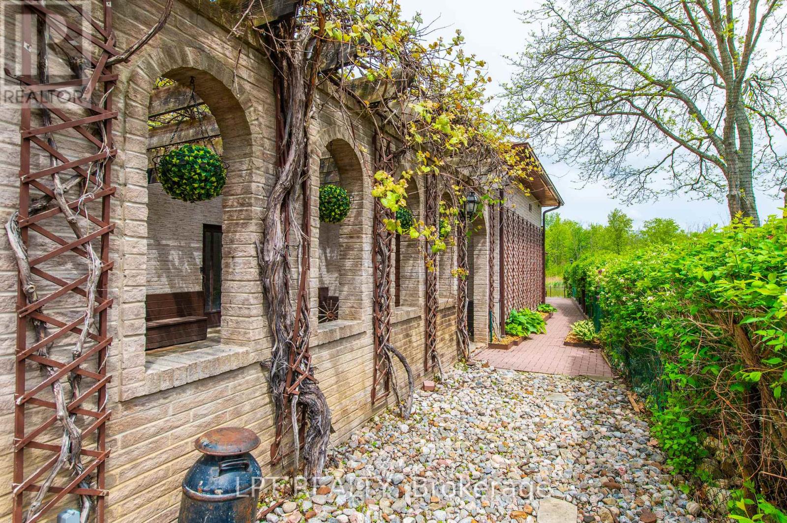233 SAND ROAD - 25