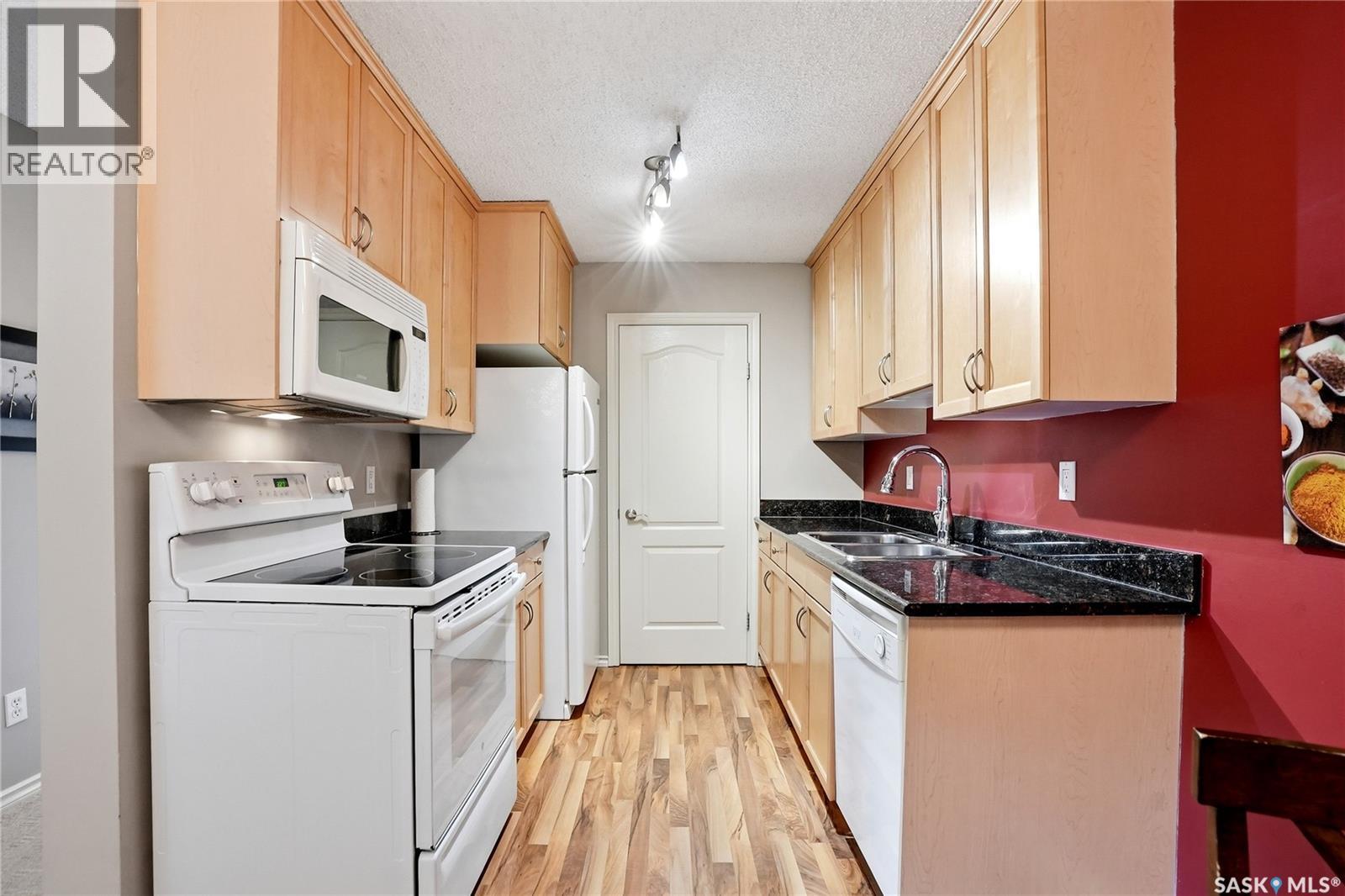 #201D2 1121 McKercher DRIVE - 9
