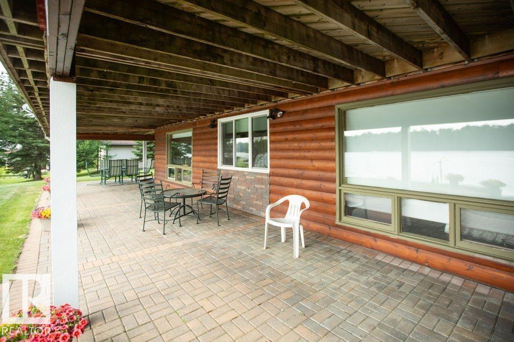 16 Maple Cresent — photo 9