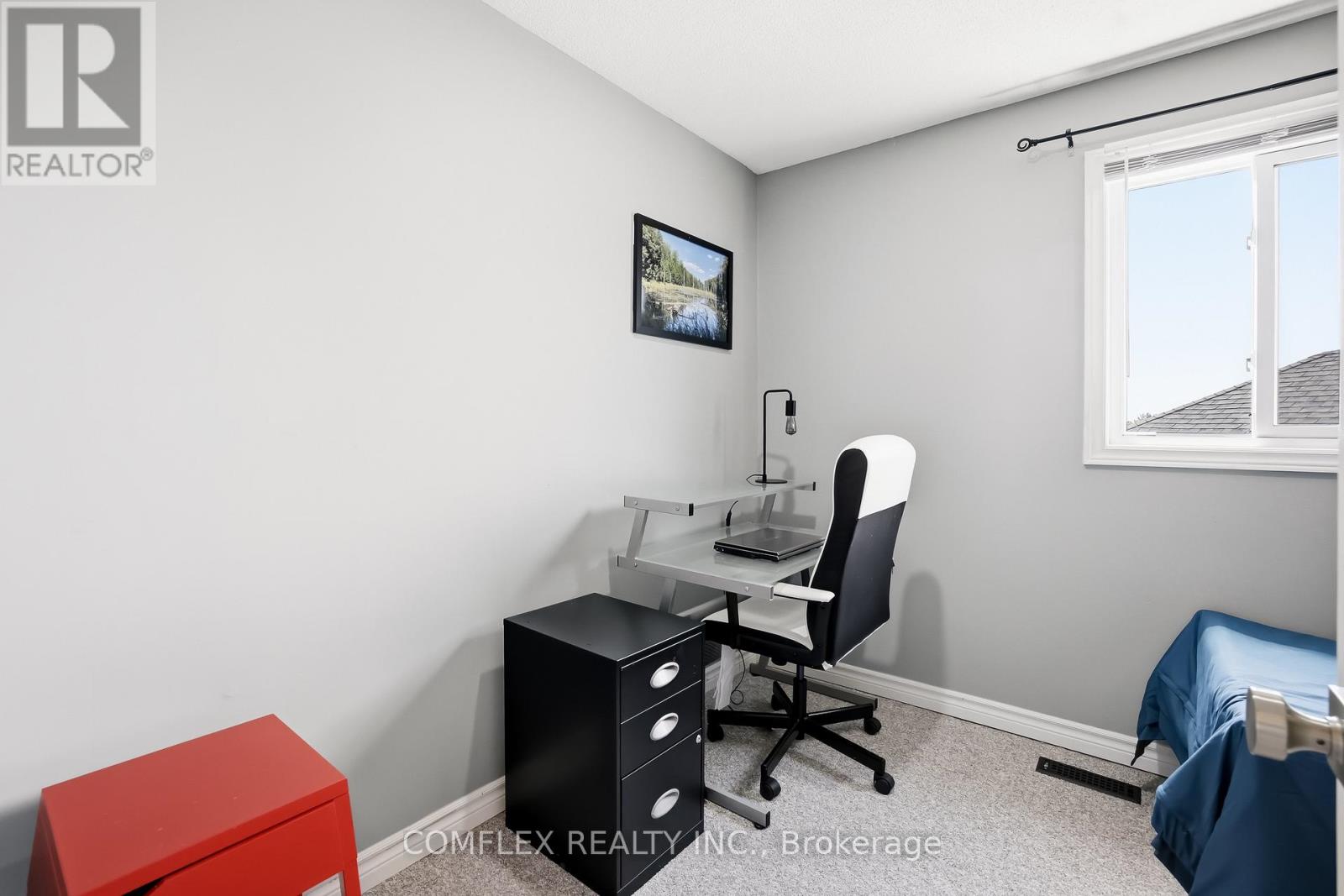33 BROADLANDS CRESCENT - 18