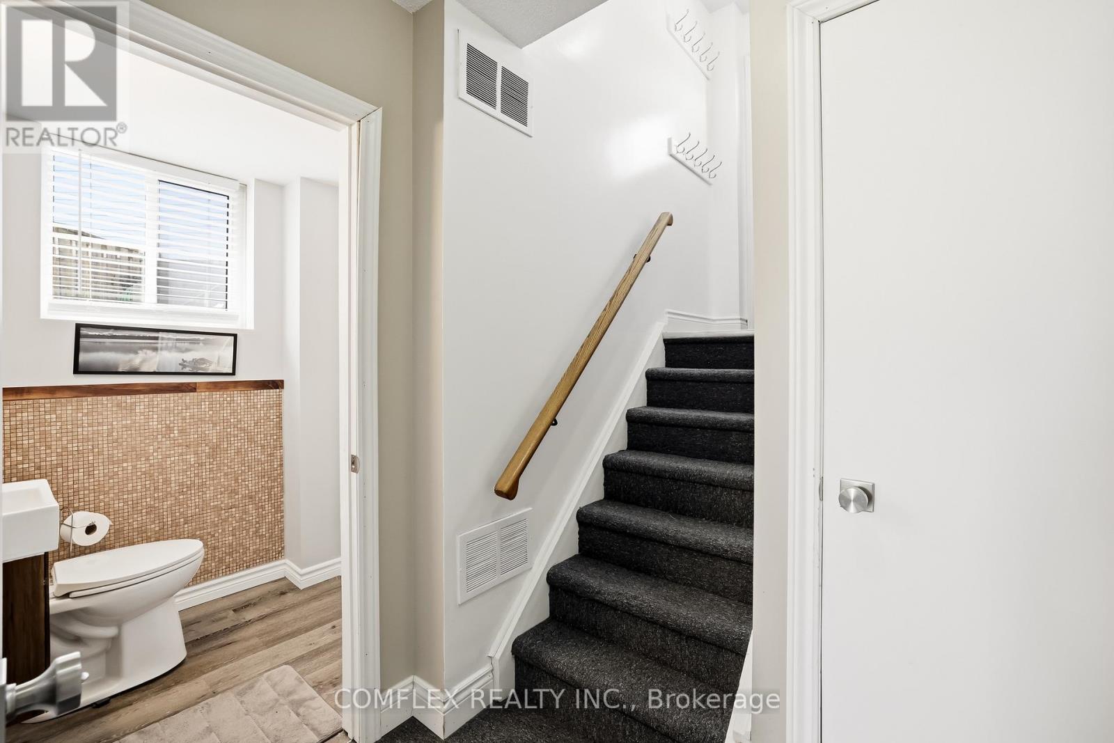 33 BROADLANDS CRESCENT - 25