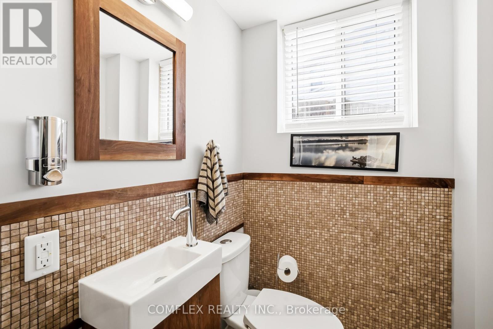 33 BROADLANDS CRESCENT - 30
