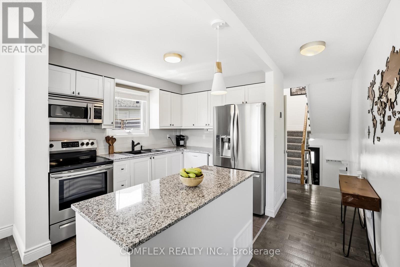 33 BROADLANDS CRESCENT - 6