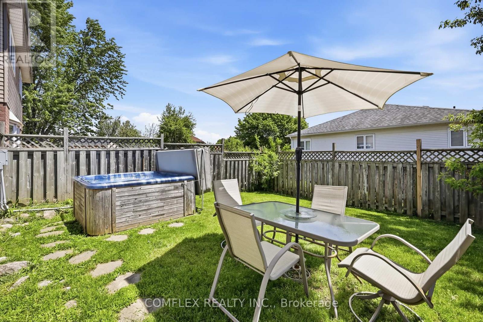 33 BROADLANDS CRESCENT - 35