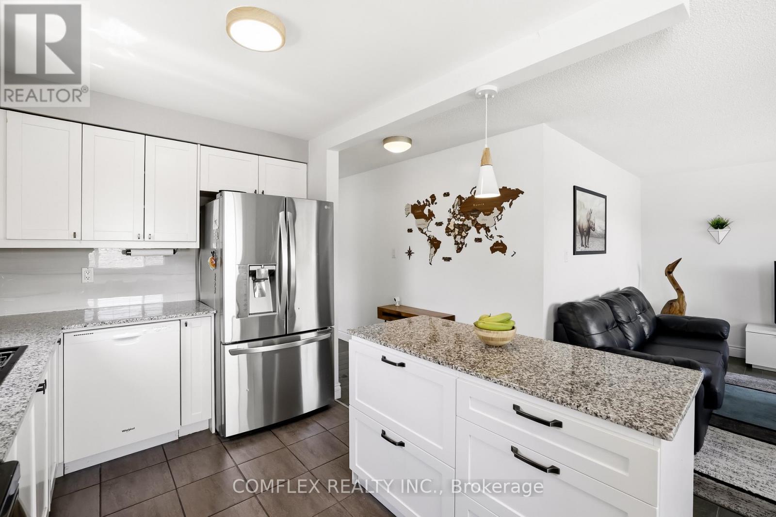 33 BROADLANDS CRESCENT - 7
