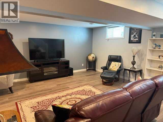 430 3 Avenue E — photo 28