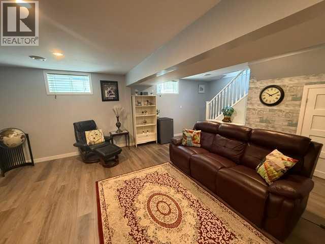 430 3 Avenue E — photo 36