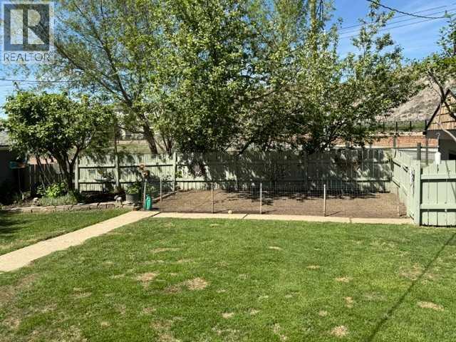 430 3 Avenue E — photo 43
