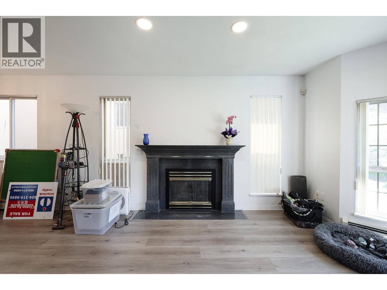 2613 PARKER STREET — photo 2