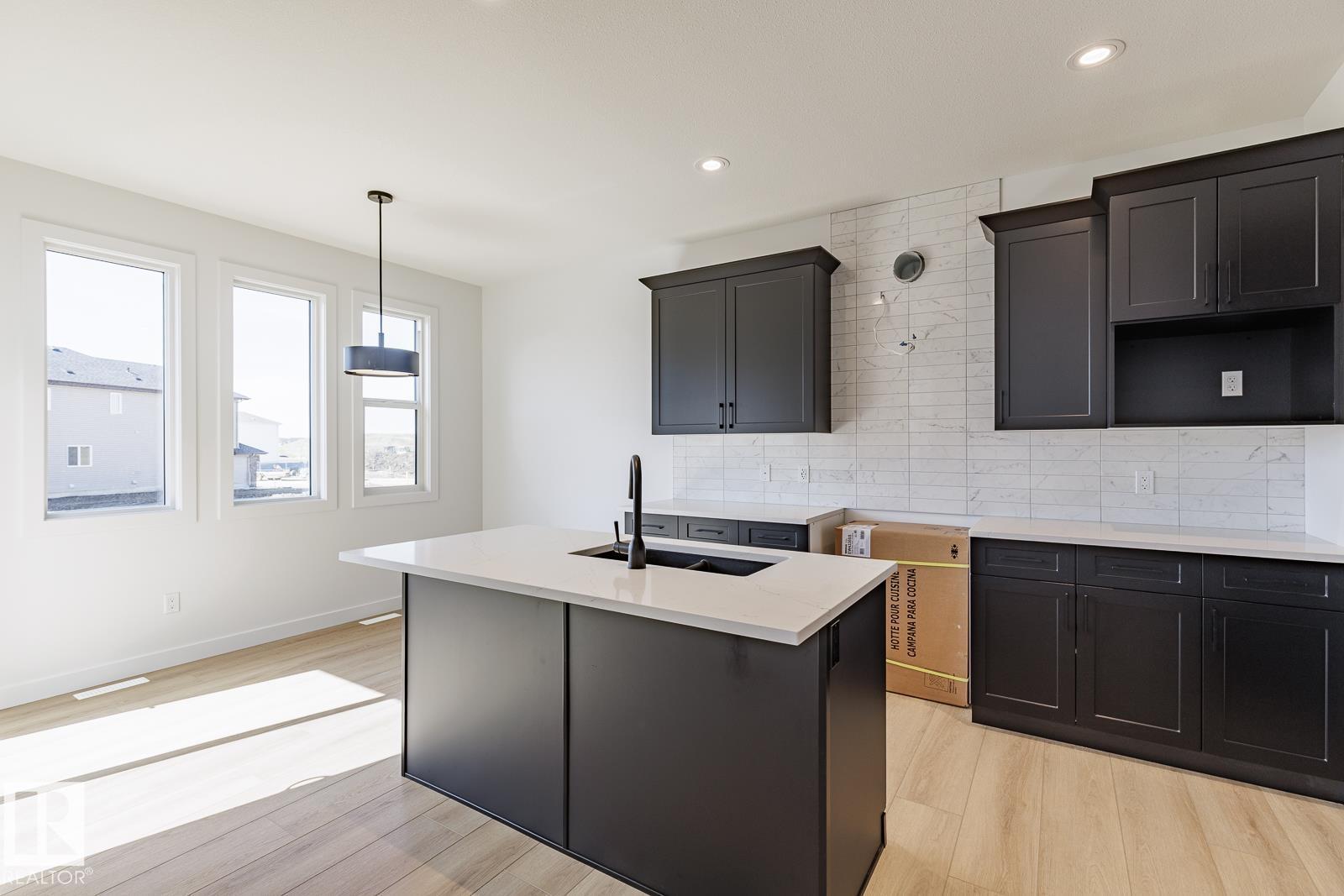 6275 180 AV NW - 8