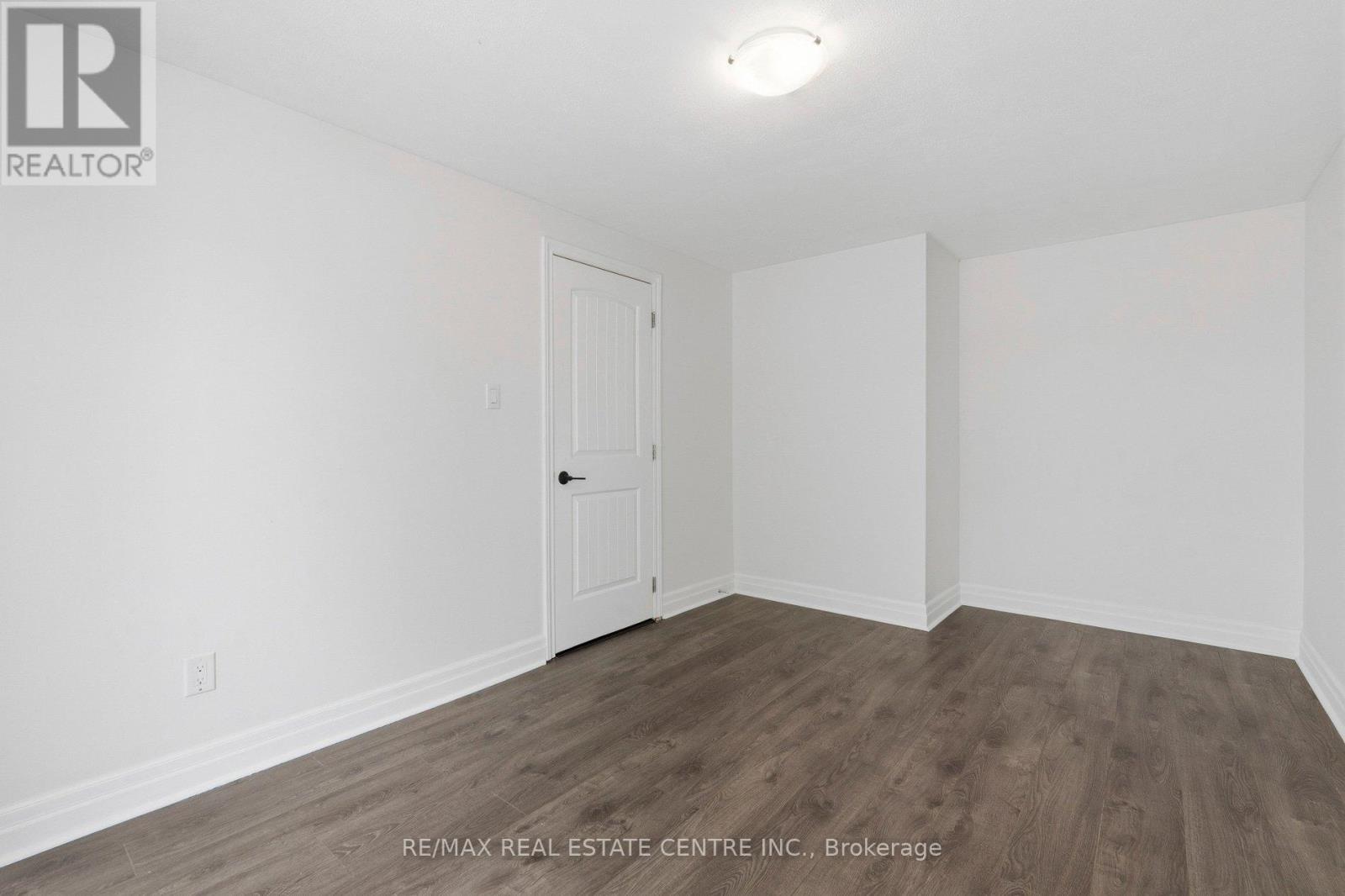 47 CHRISTIE CRESCENT - 34