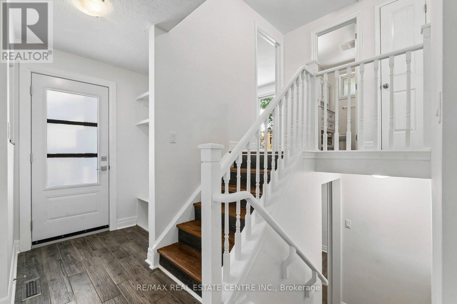 47 CHRISTIE CRESCENT - 4