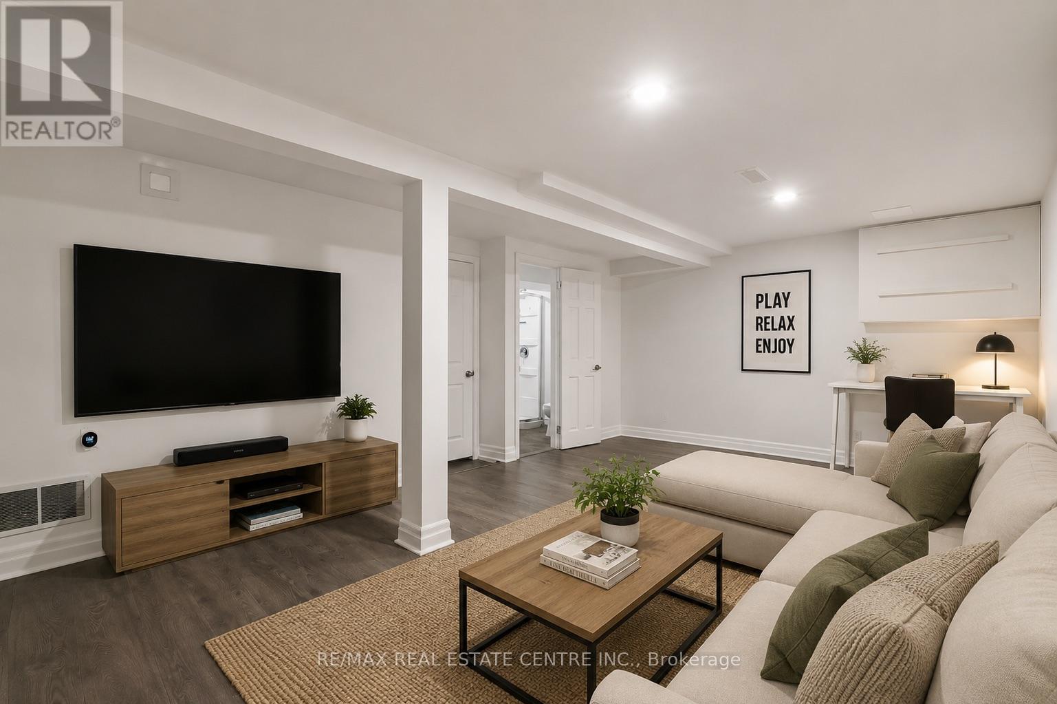 47 CHRISTIE CRESCENT - 40