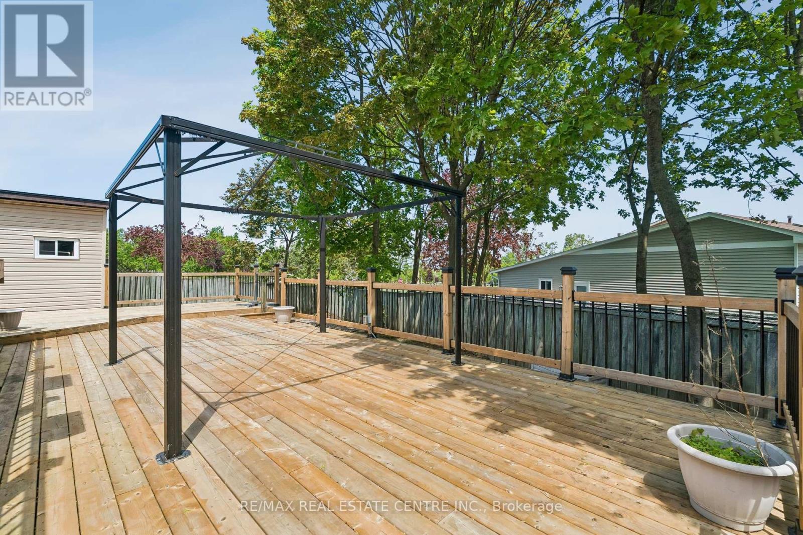 47 CHRISTIE CRESCENT - 45