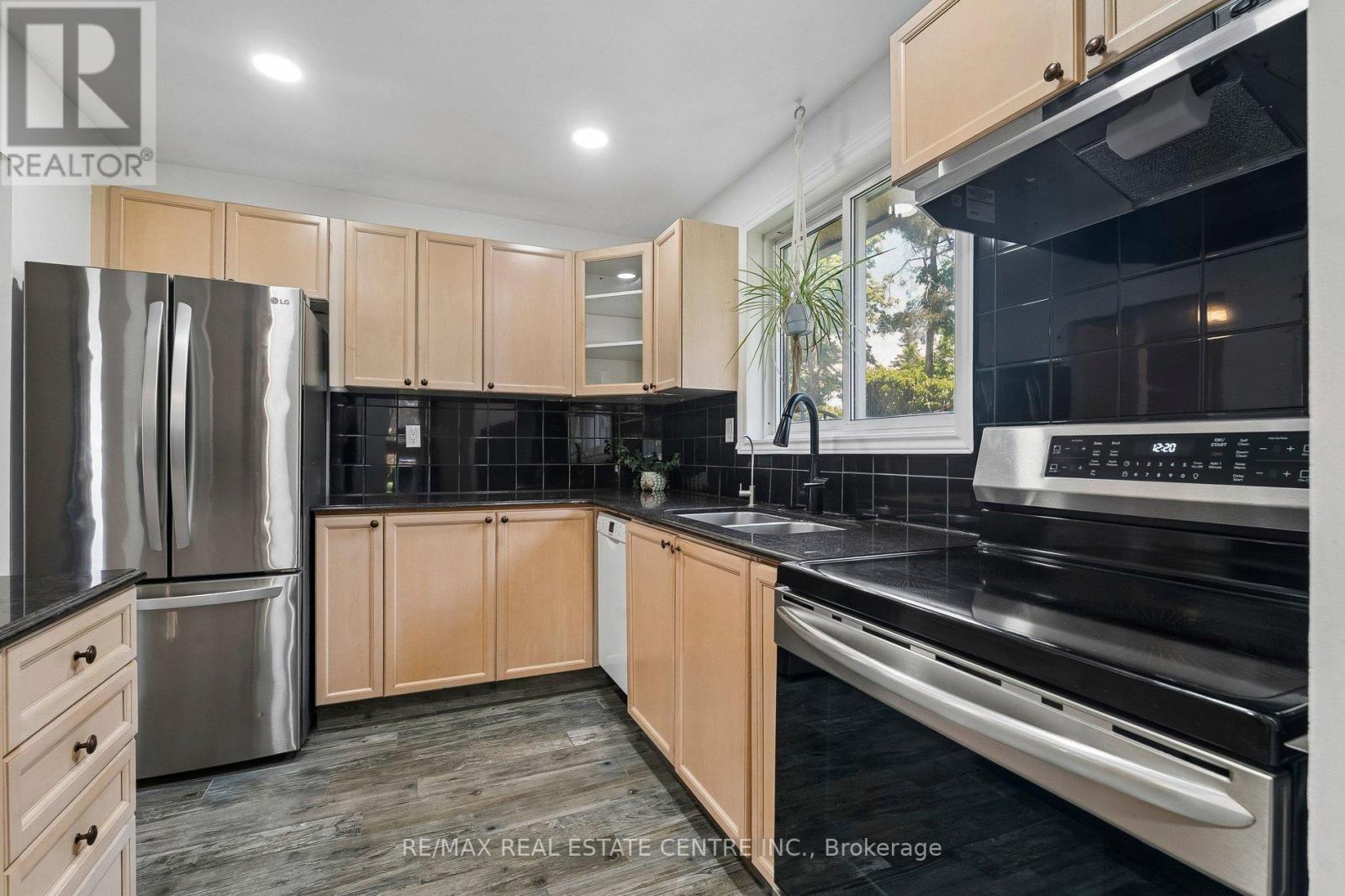 47 CHRISTIE CRESCENT - 9