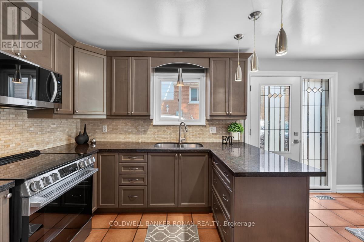 319 THRACE AVENUE - 7