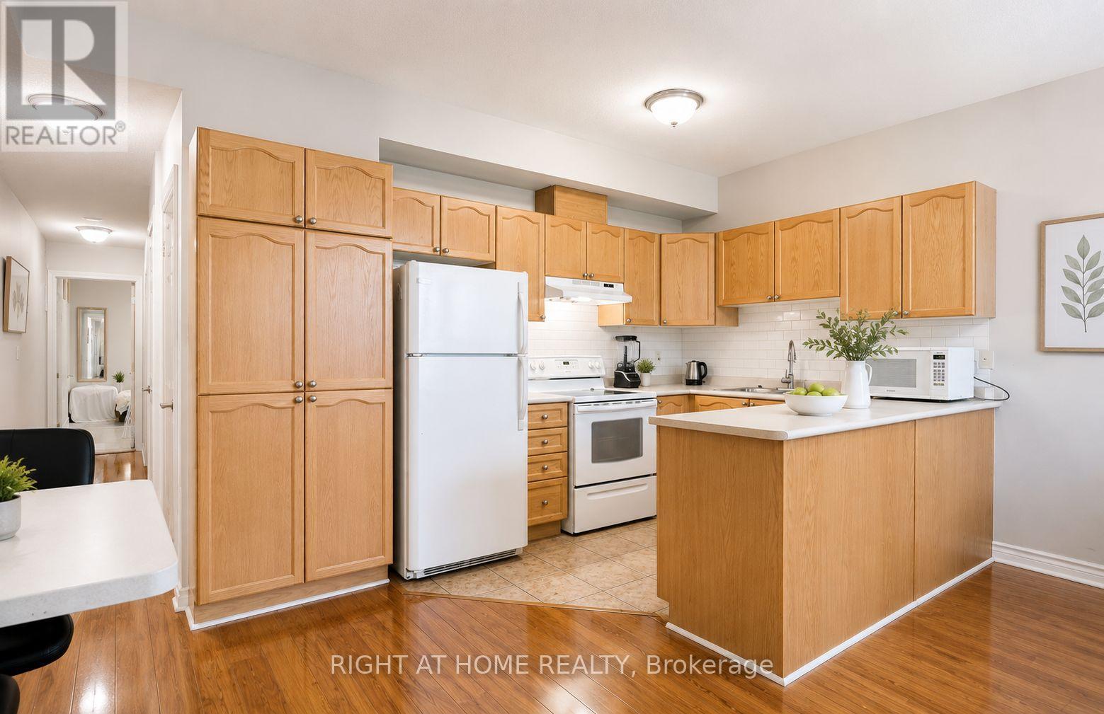 #8 1949 LAWRENCE AVENUE W - 19