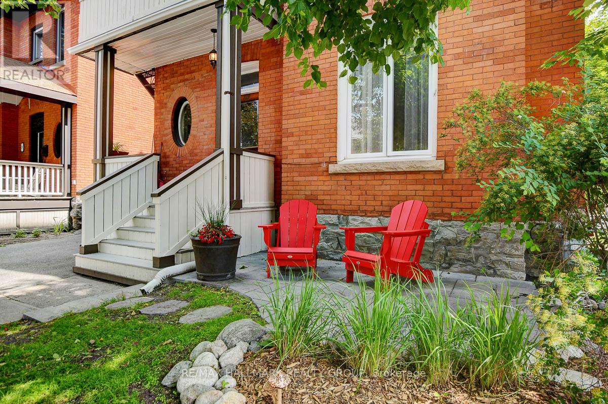 120 STRATHCONA AVENUE - 2
