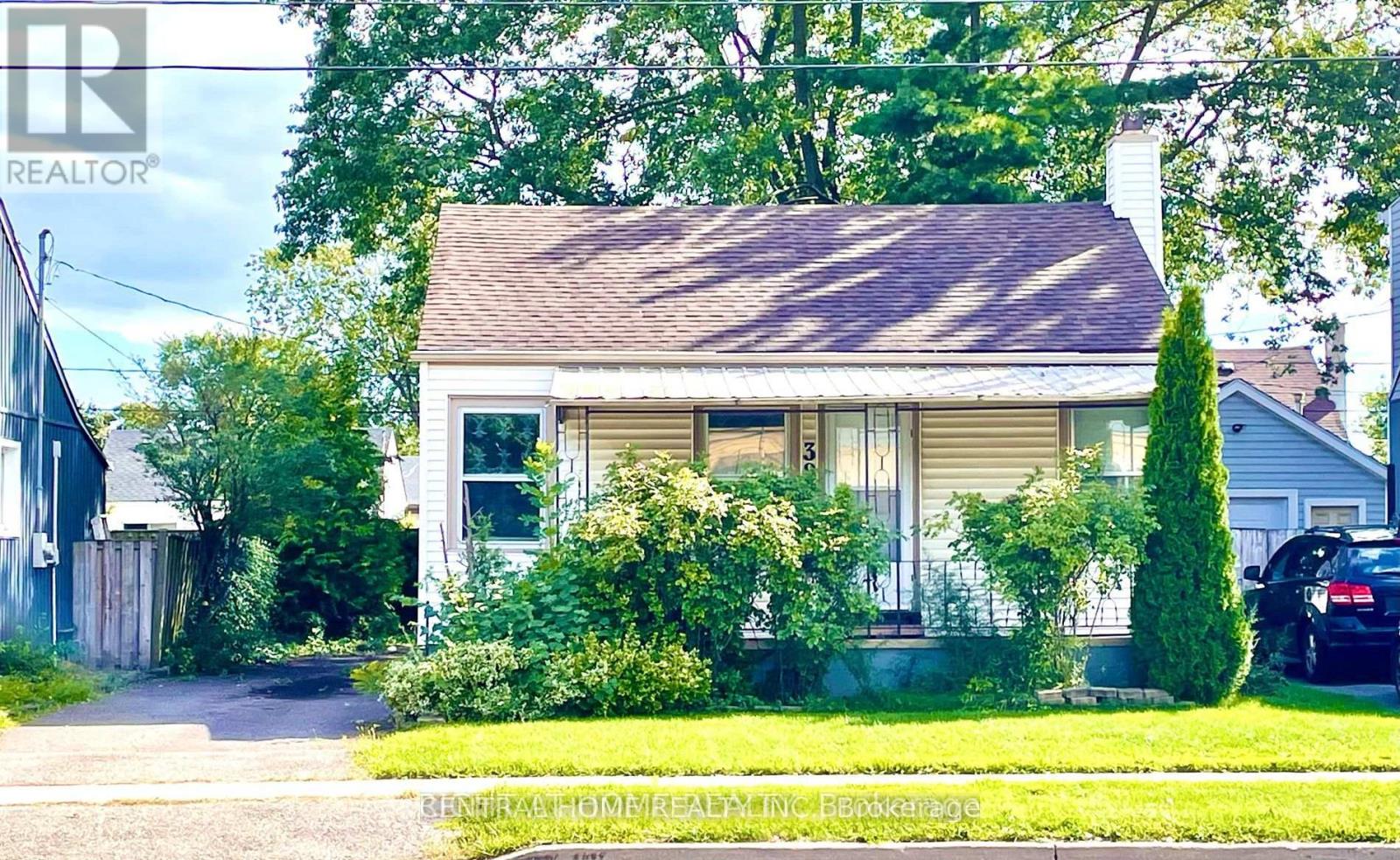 389 LINCOLN STREET - 1