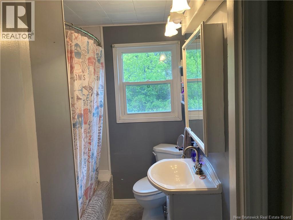 798 North Road - 17