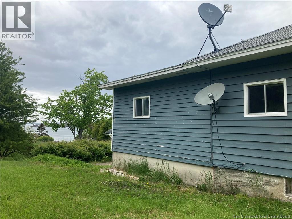 798 North Road - Image 31