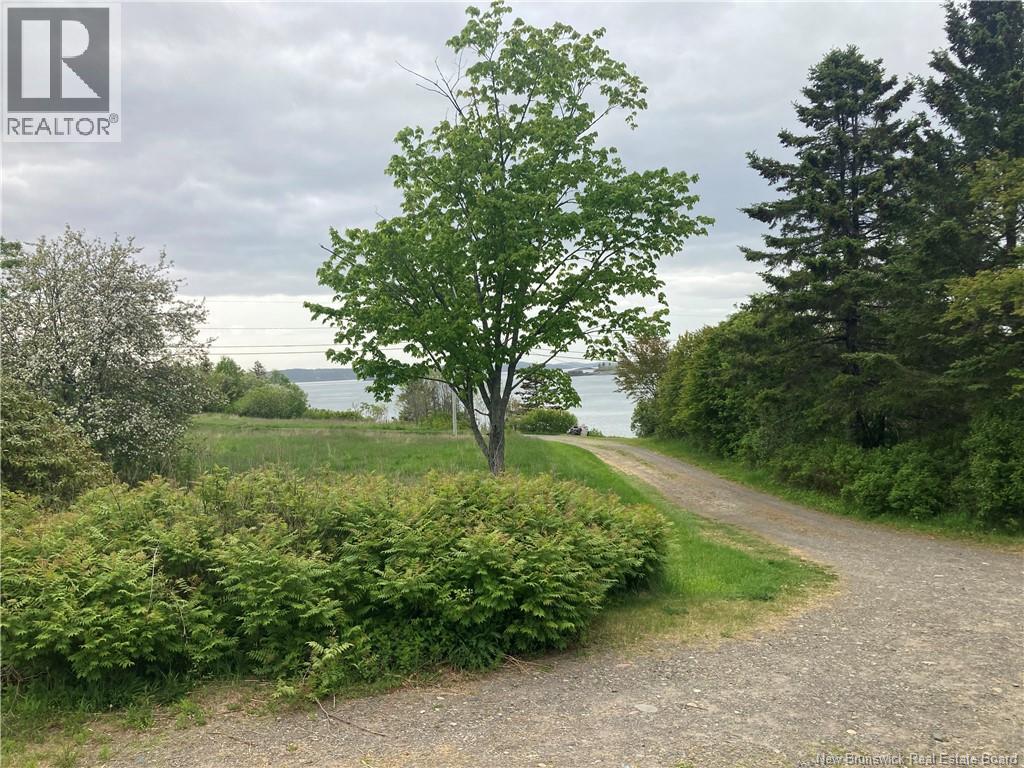 798 North Road - Image 2