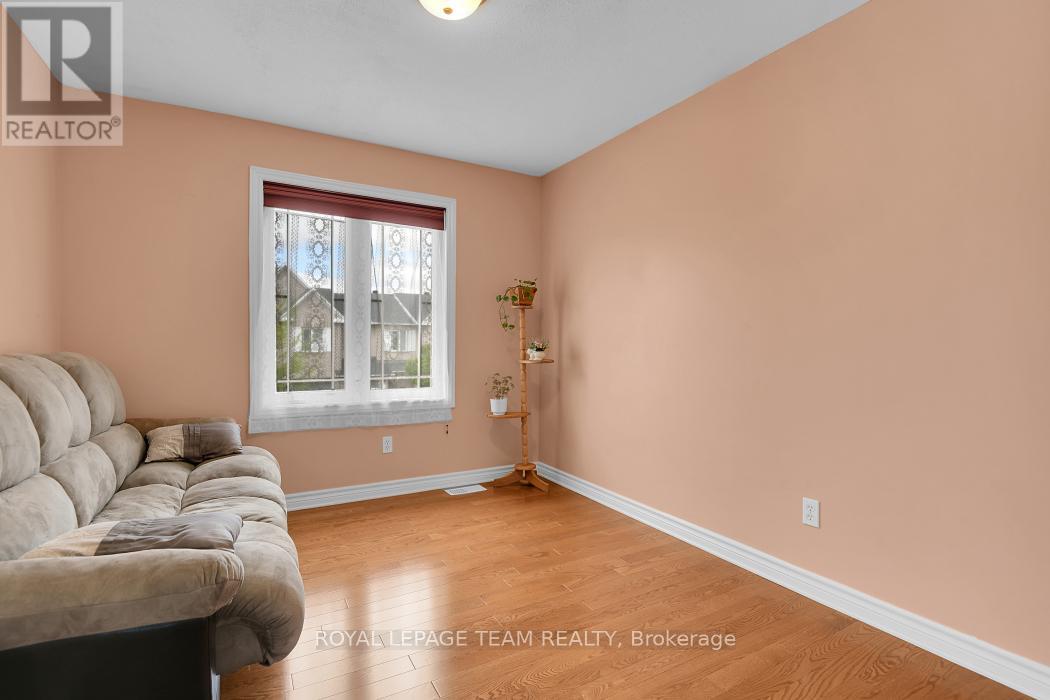 121 SORENTO STREET - 23
