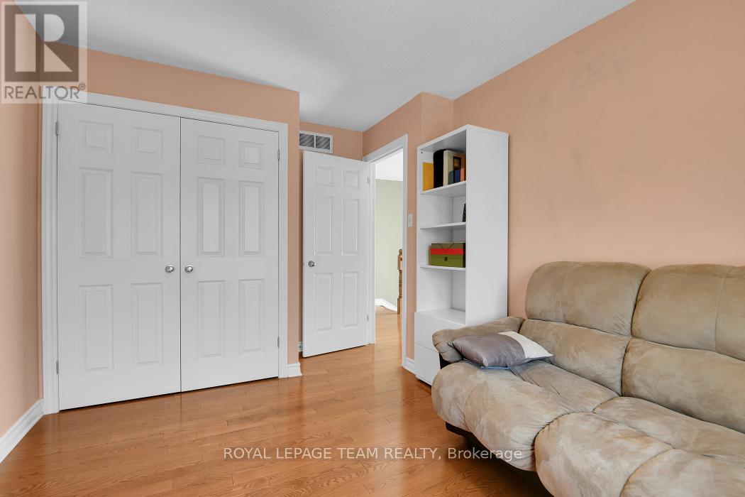 121 SORENTO STREET - 24
