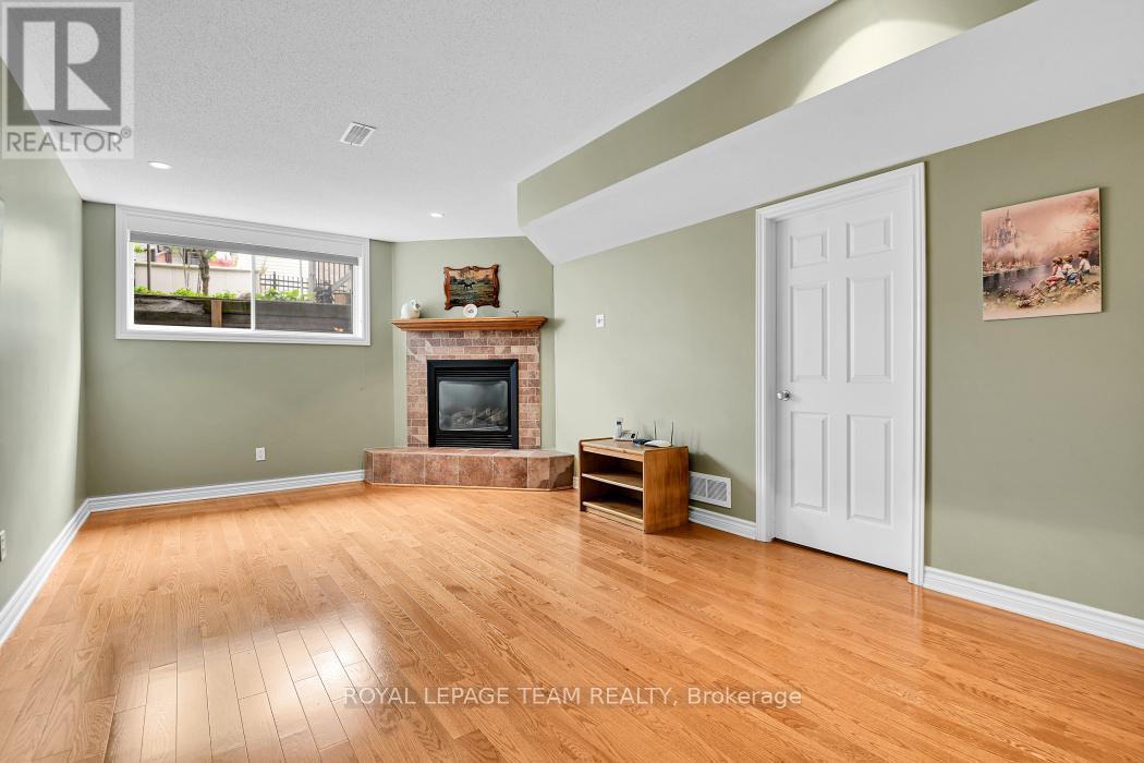 121 SORENTO STREET - 27