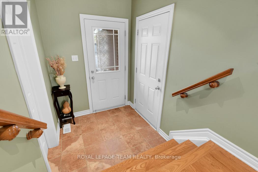 121 SORENTO STREET - 5