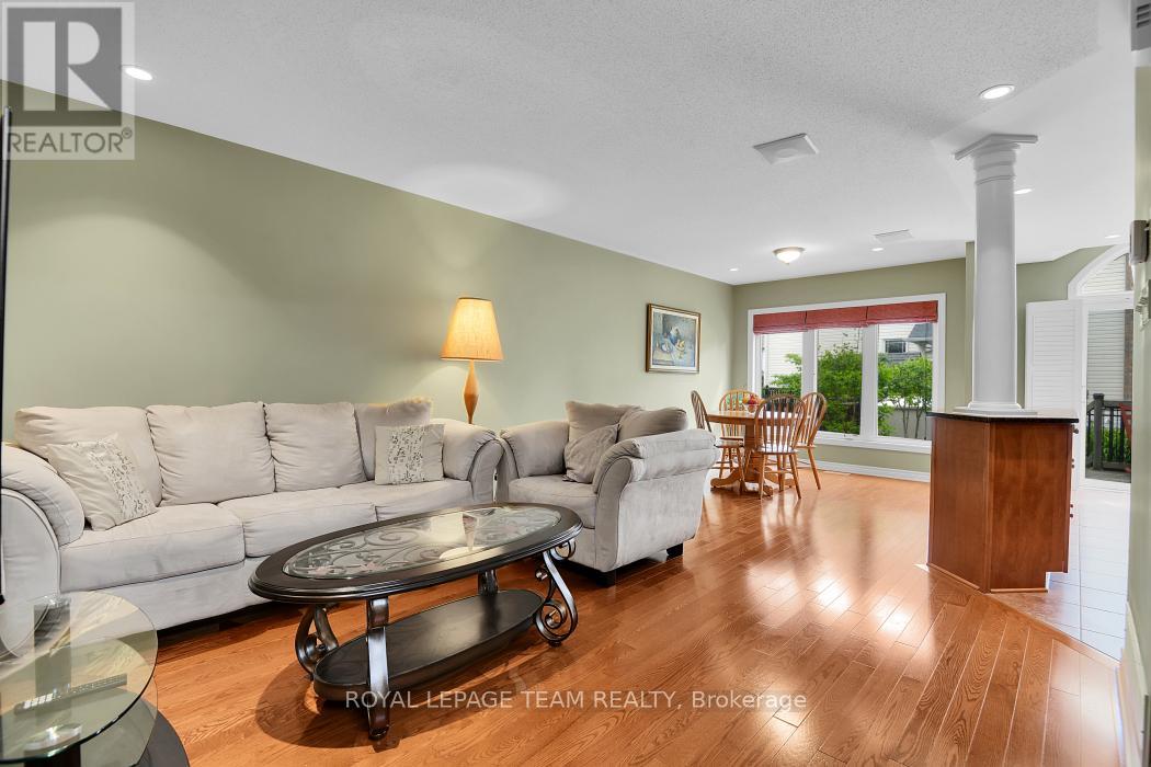121 SORENTO STREET - 8