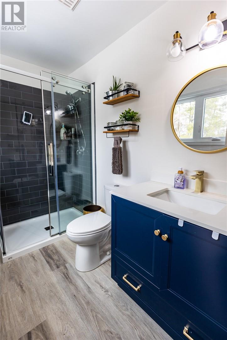 25 Goodman Avenue - 25
