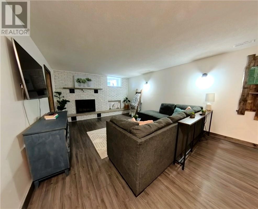 25 Goodman Avenue - 30