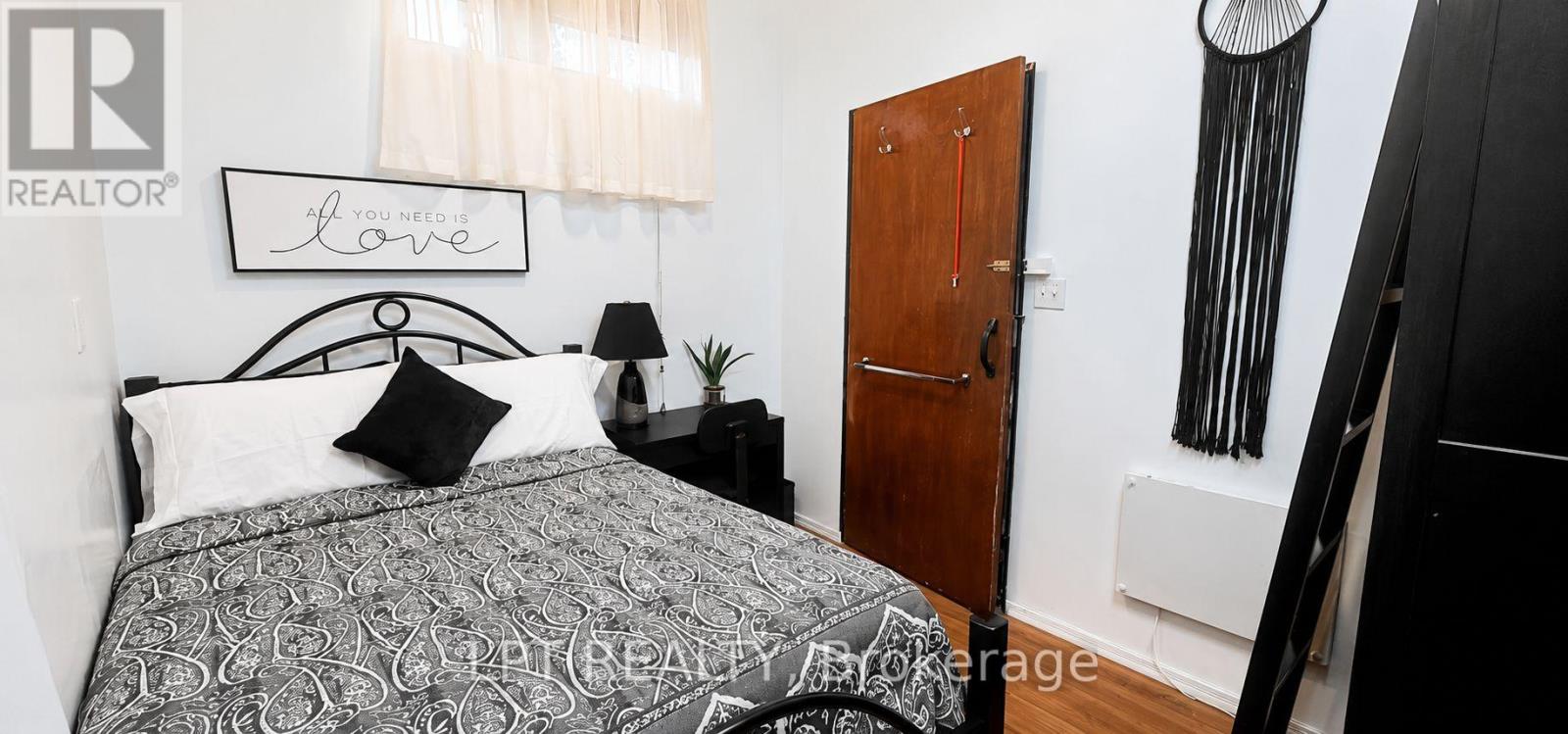 1314 DUPONT STREET - 30